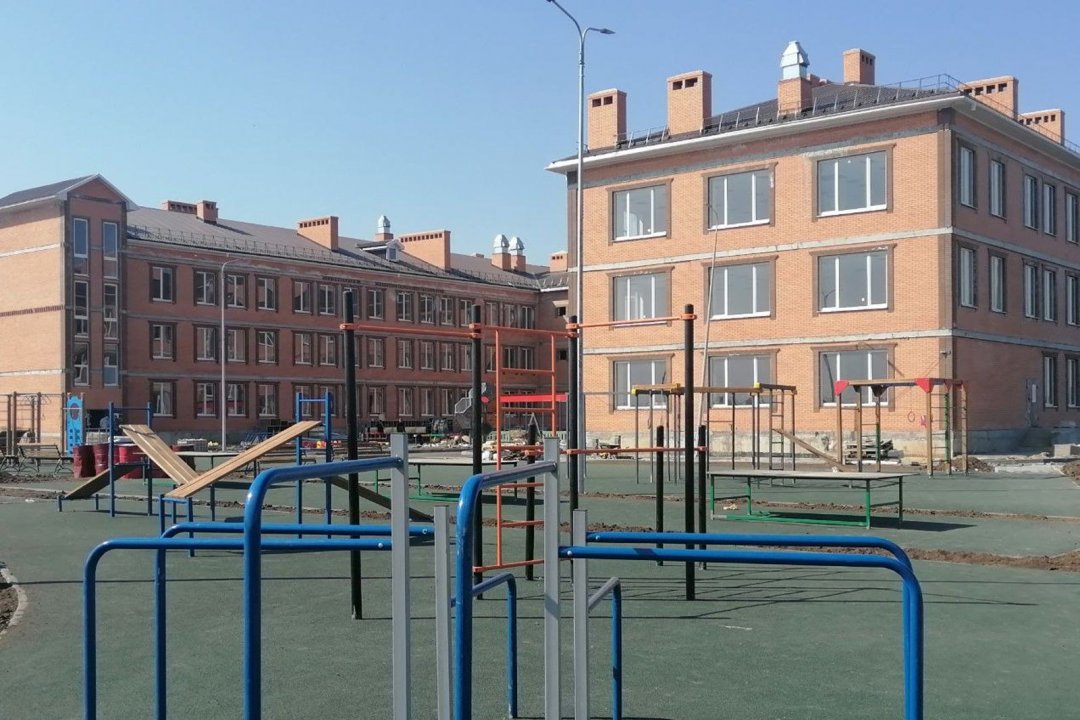 В Азове по нацпроекту ведется строительство двух новых школ